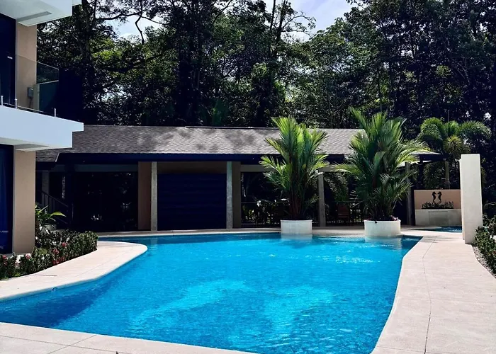 Apartamento En Condominio Torres Del Mar, Jaco