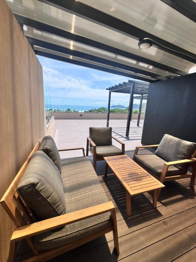 En Torres Del Mar, Apartment